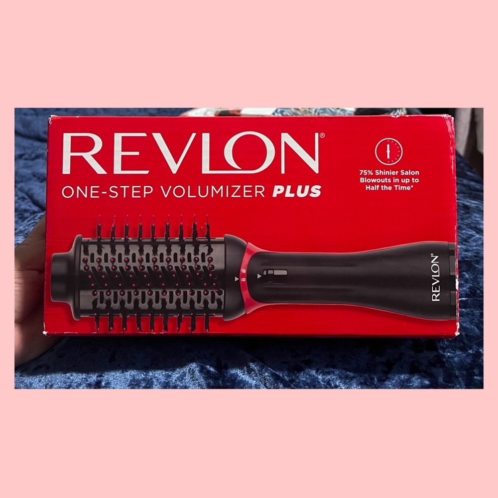 Revlon One-Step Volumizer PLUS—SEND YOUR OFFER! Open-box but never been used!
